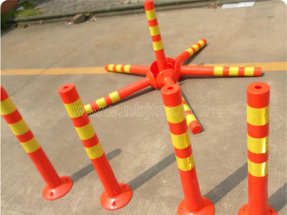 PE塑料警示柱弹力柱75公分高红色警示柱 防撞柱